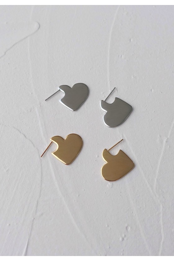 Niamh Heart Stud Earrings