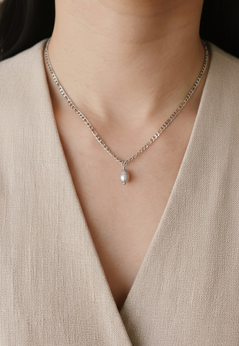 Aeris Grey Pearl Necklace Aeris Grey Pearl Necklace