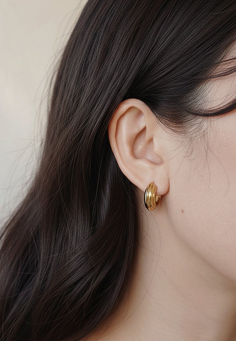 Linear Ribbed Hoop Earrings Linear Ribbed Hoop Earrings