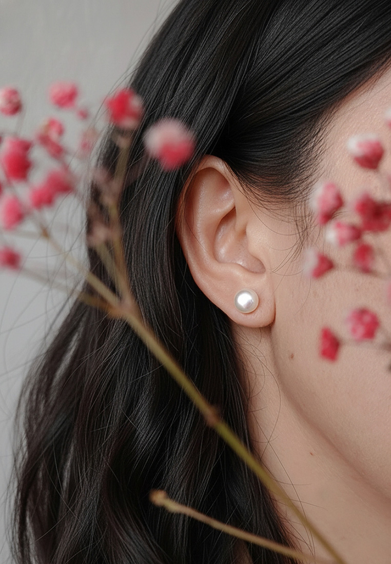 Oiseaux Pearl Stud Earrings Oiseaux Pearl Stud Earrings