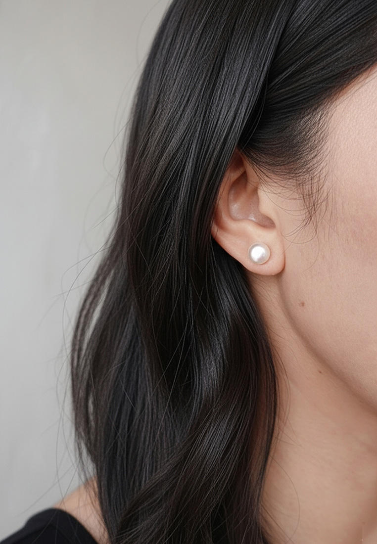 Oiseaux Pearl Stud Earrings Oiseaux Pearl Stud Earrings