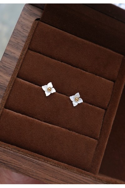 Floret Mother-of-Pearl Earrings